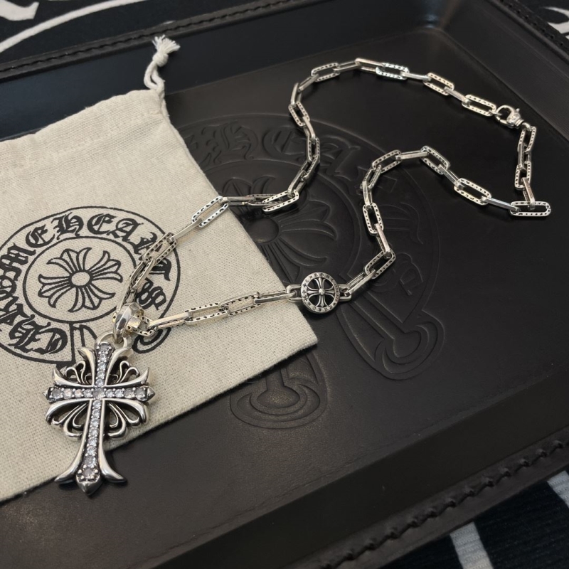 Ch*0me He**ts necklaces